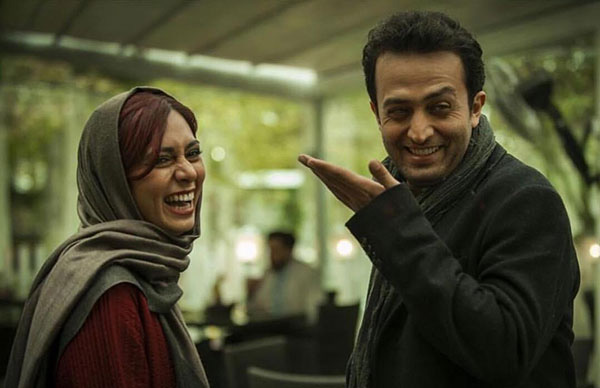 «مصطفی زمانی» و «پگاه آهنگرانی»، صحنه‌ای از فیلم سارا و آیدا - پادکست باشگاه مشت‌زنی | FC Podcast